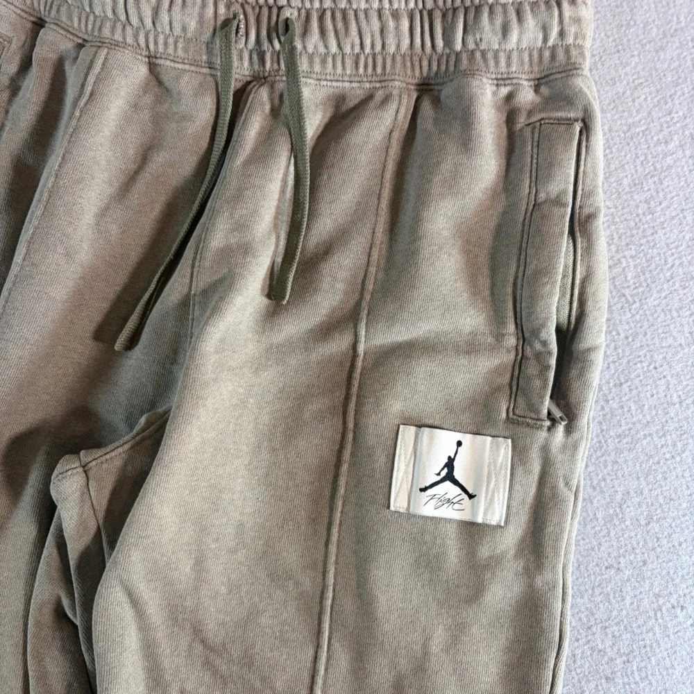 Jordan Flight Essentials Men Small Jogger Sweatpants DQ7468-091 Tan Khaki